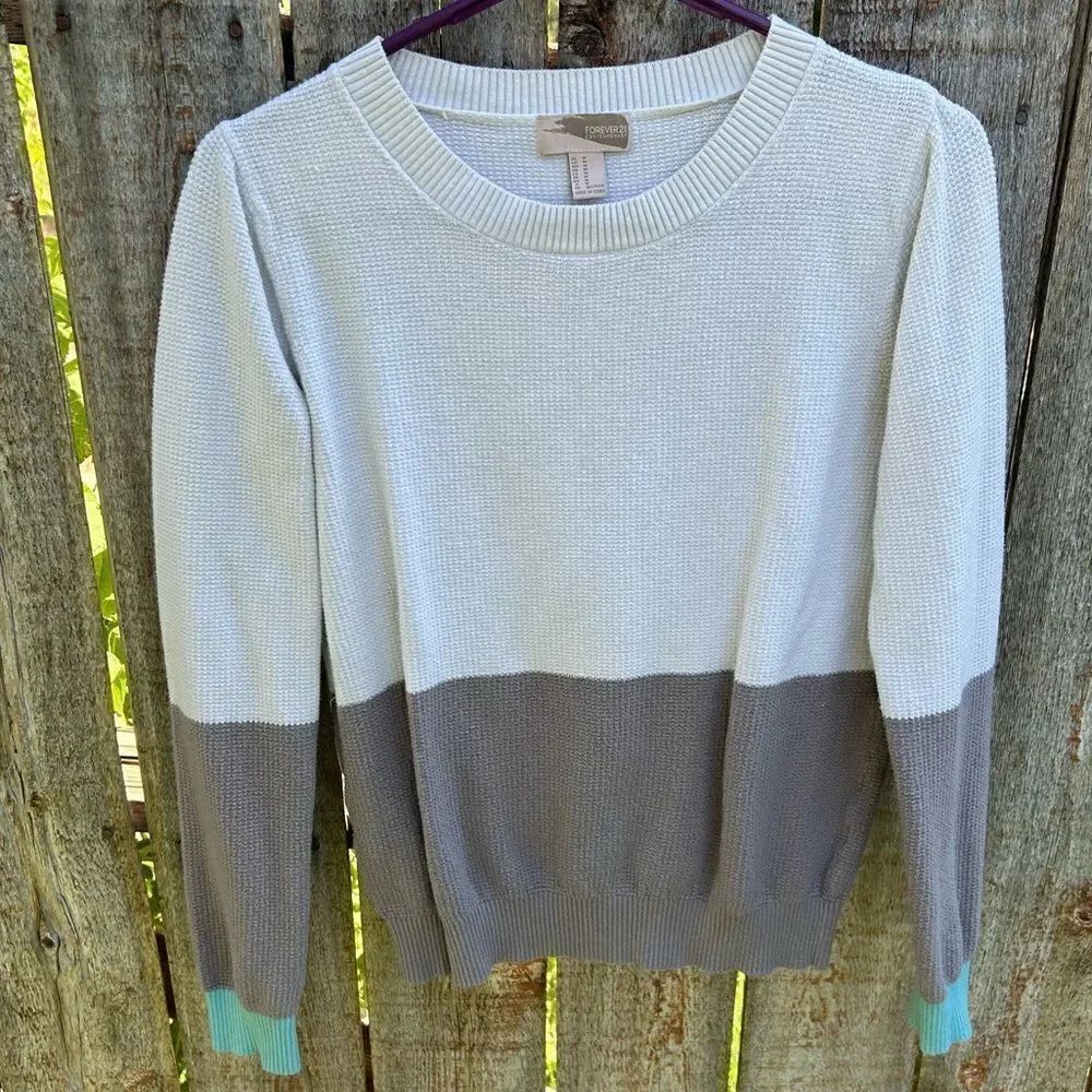 Forever21 sweater long sleeve crew neck size medium